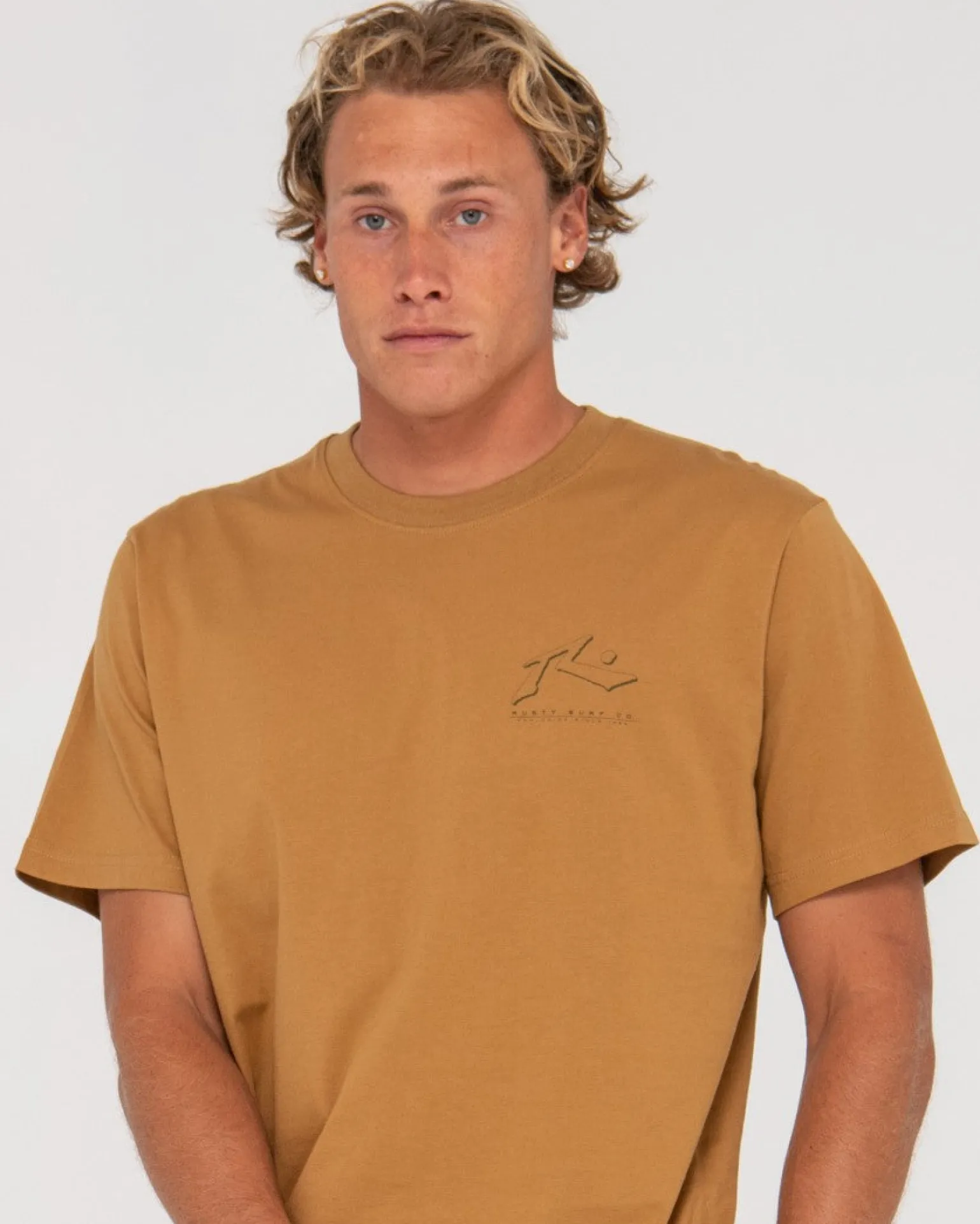 Camiseta Grafica De Manga Corta Sleds And Meds>Rusty Best