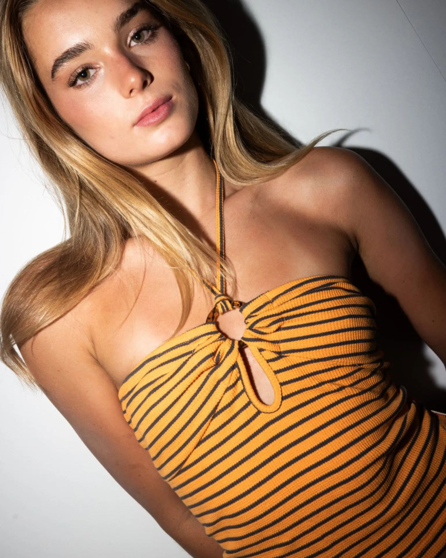 Top Con Cuello Halter A Rayas Emma>Rusty Clearance